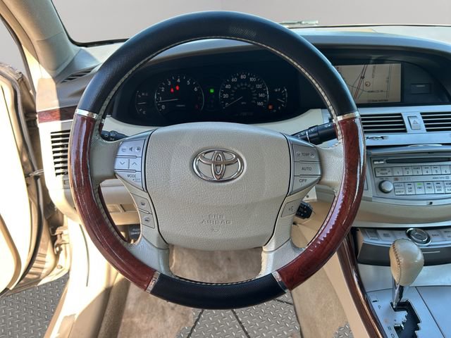 Used 2009 Toyota Avalon XLS image 12