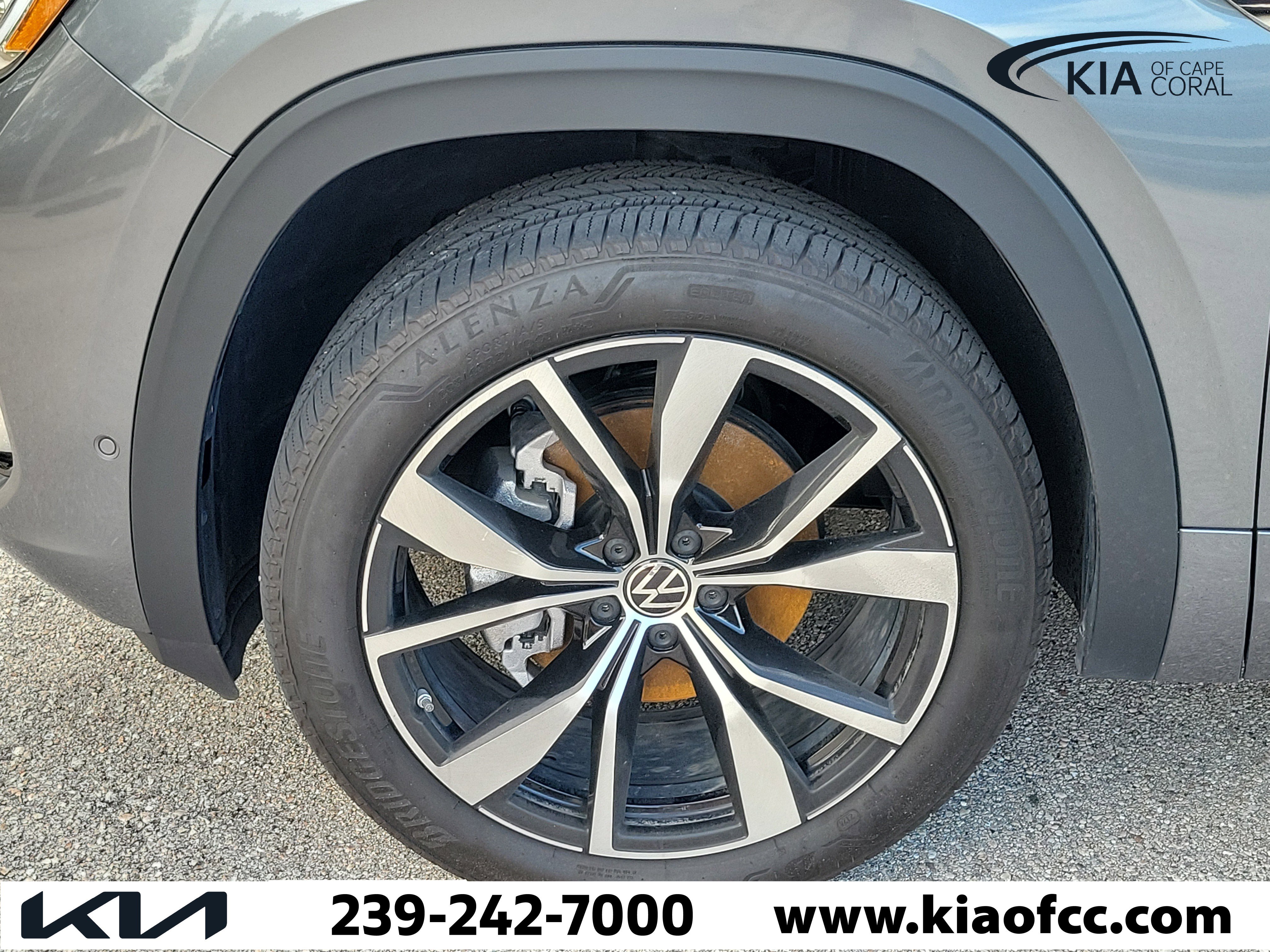 Used 2025 Volkswagen Atlas Cross Sport SEL Premium R-Line image 5