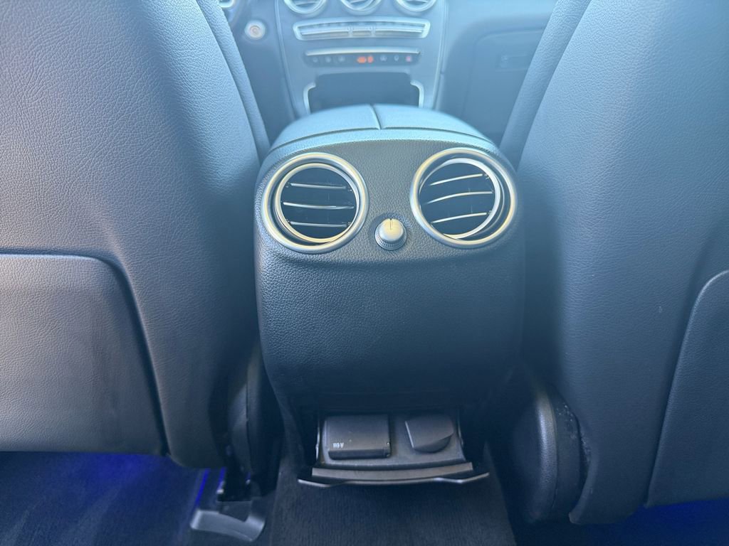 Used 2021 Mercedes-Benz GLC 300 4MATIC w/ Premium Package image 25