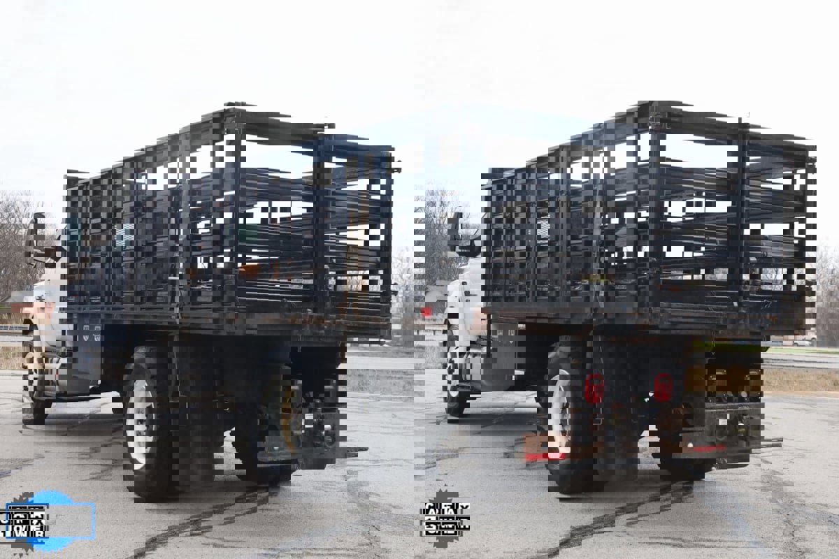 Used 2018 Ford F750 2WD Regular Cab Super Duty image 4