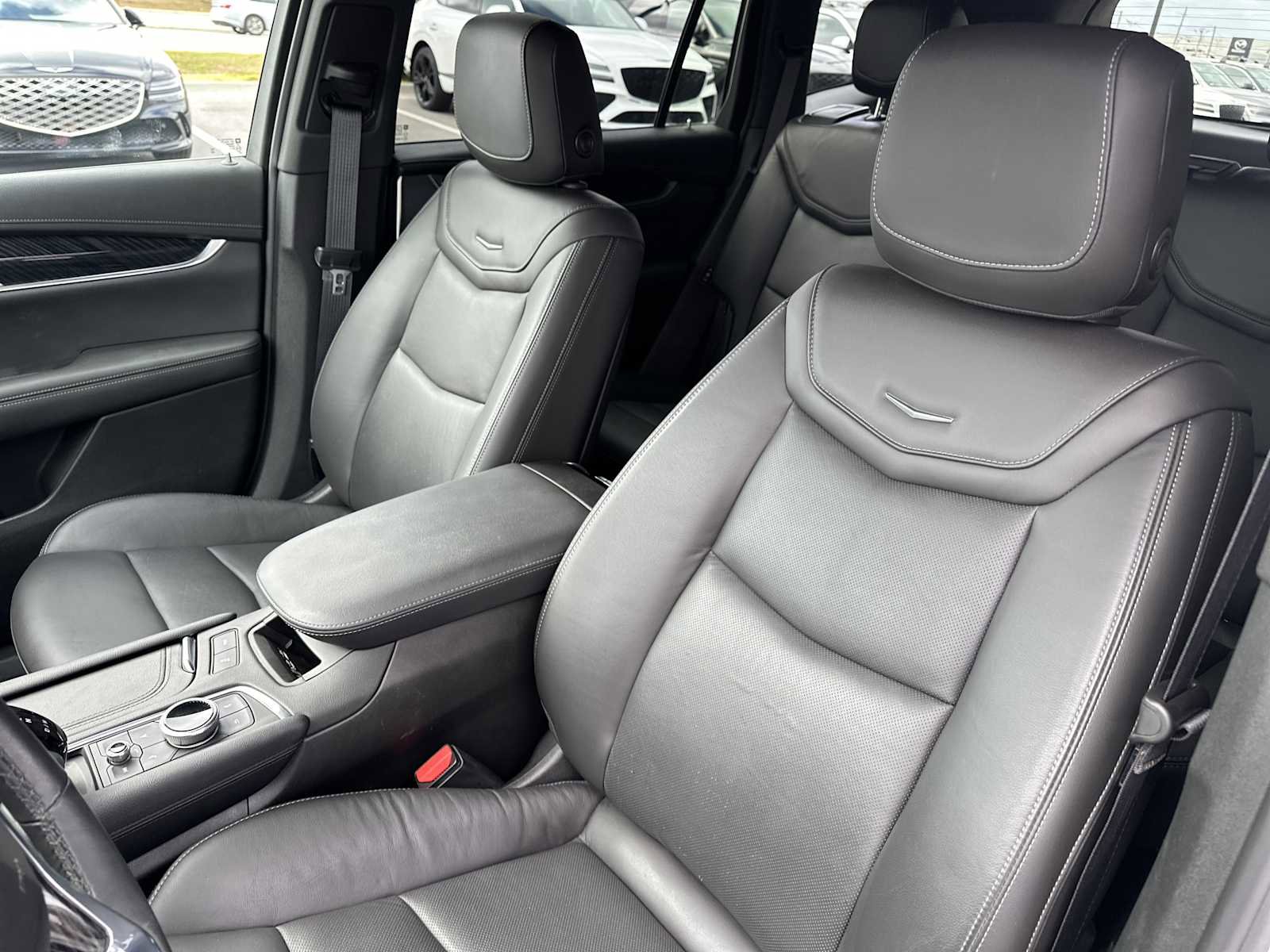 Used 2020 Cadillac XT6 Premium Luxury image 24