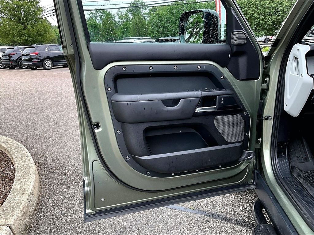Used 2020 Land Rover Defender 110 S AWD/4WD image 9