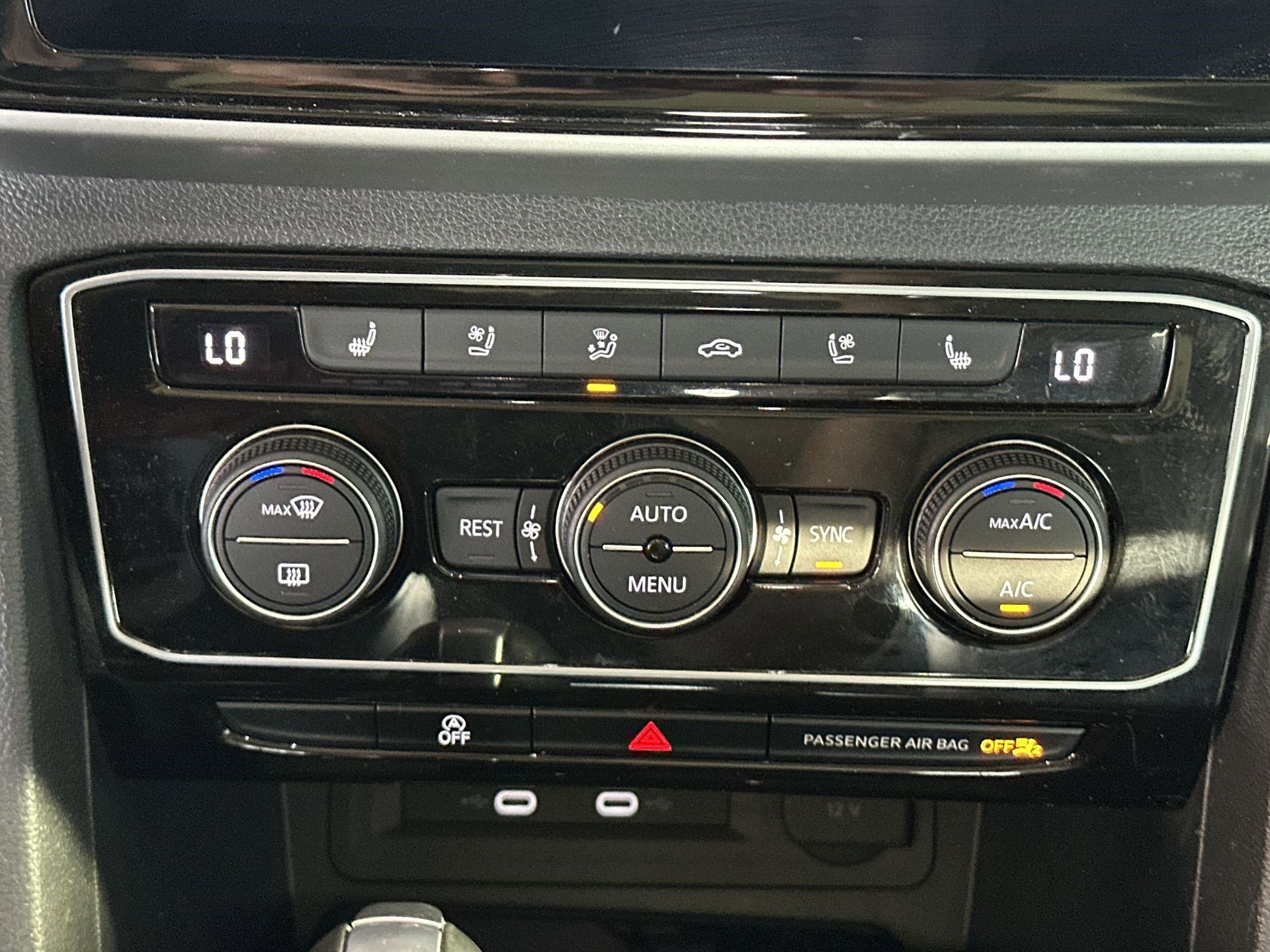 Used 2023 Volkswagen Atlas SEL Premium image 17