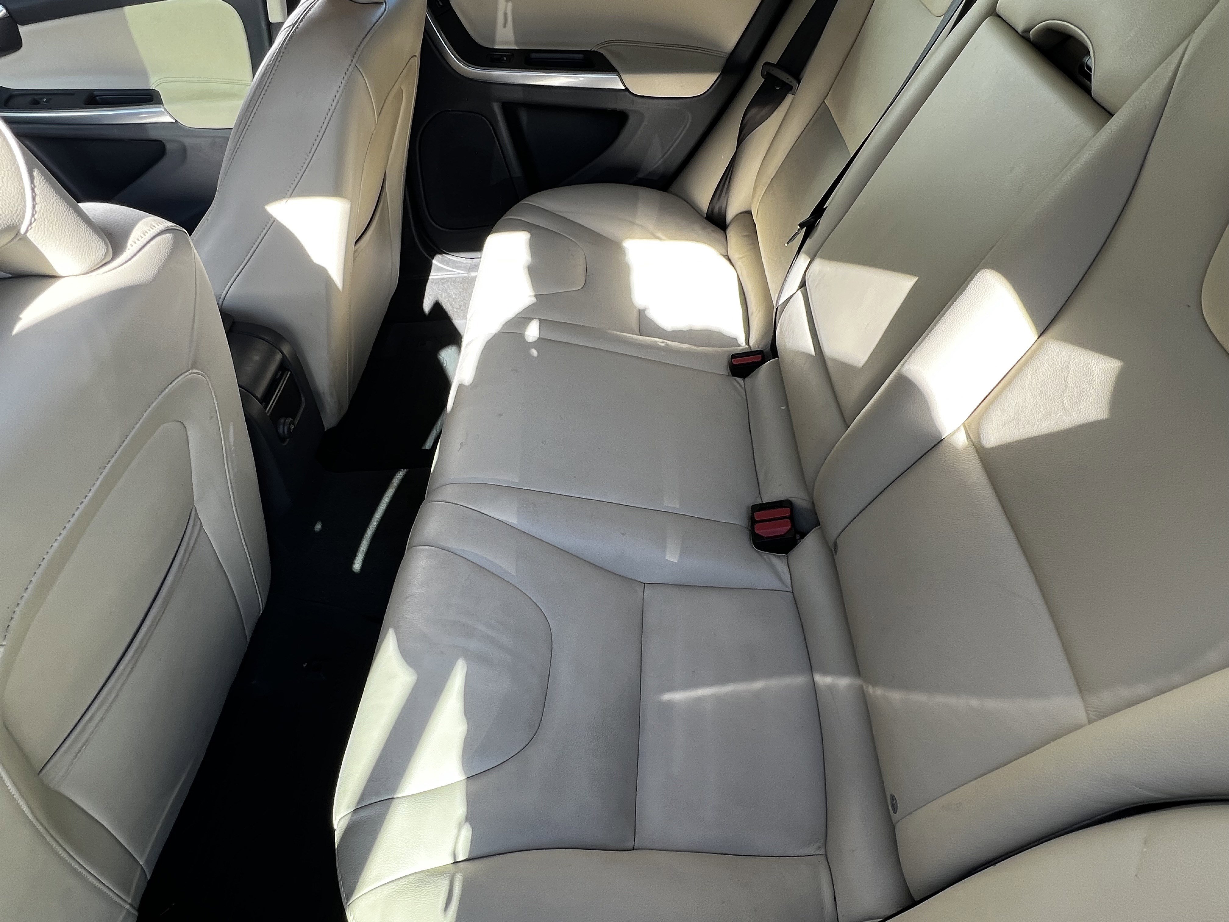 Used 2016 Volvo V60 T5 Premier w/ Convenience Package image 31