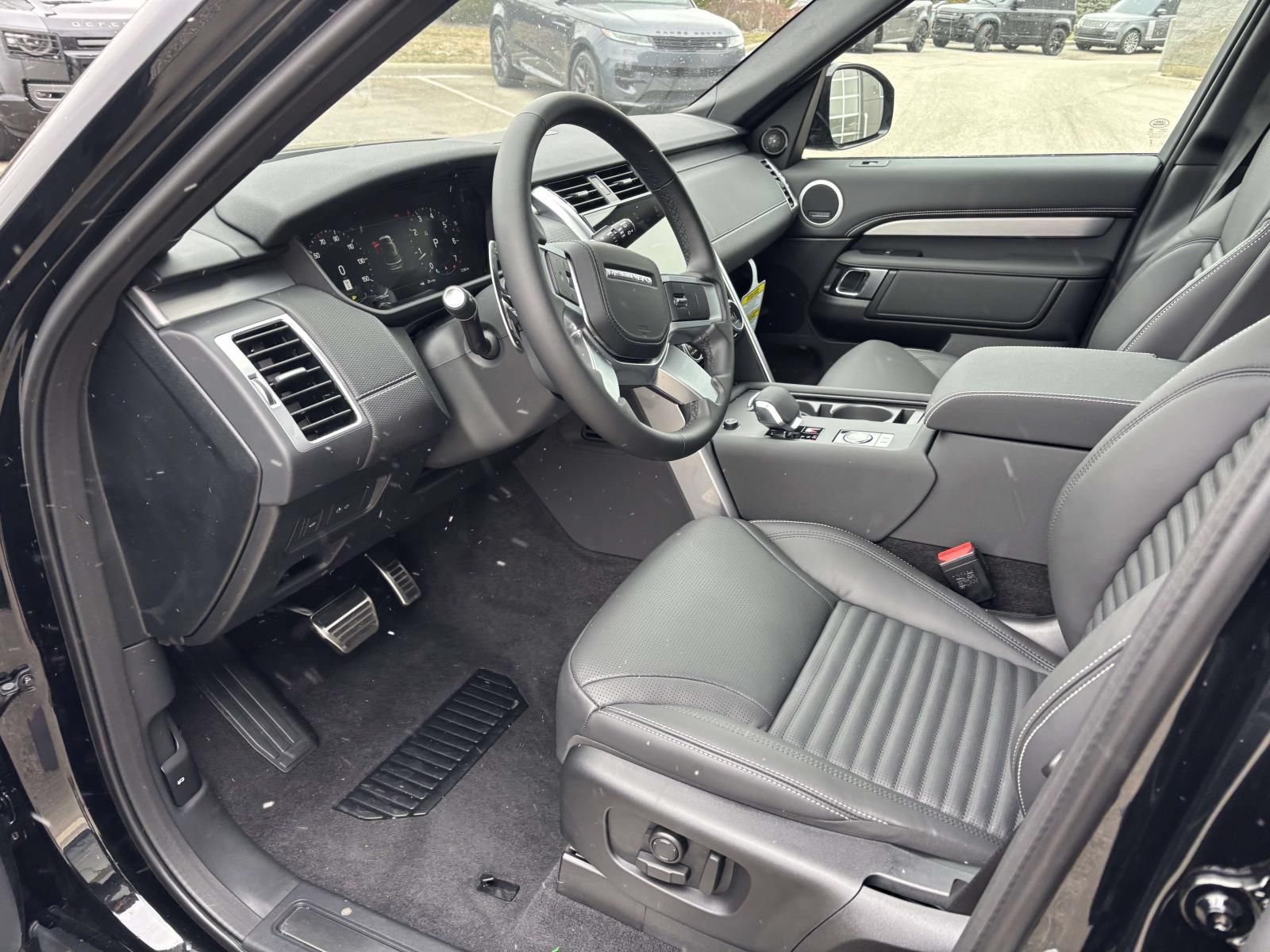 New 2026 Land Rover Discovery Limited Edition AWD/4WD image 9