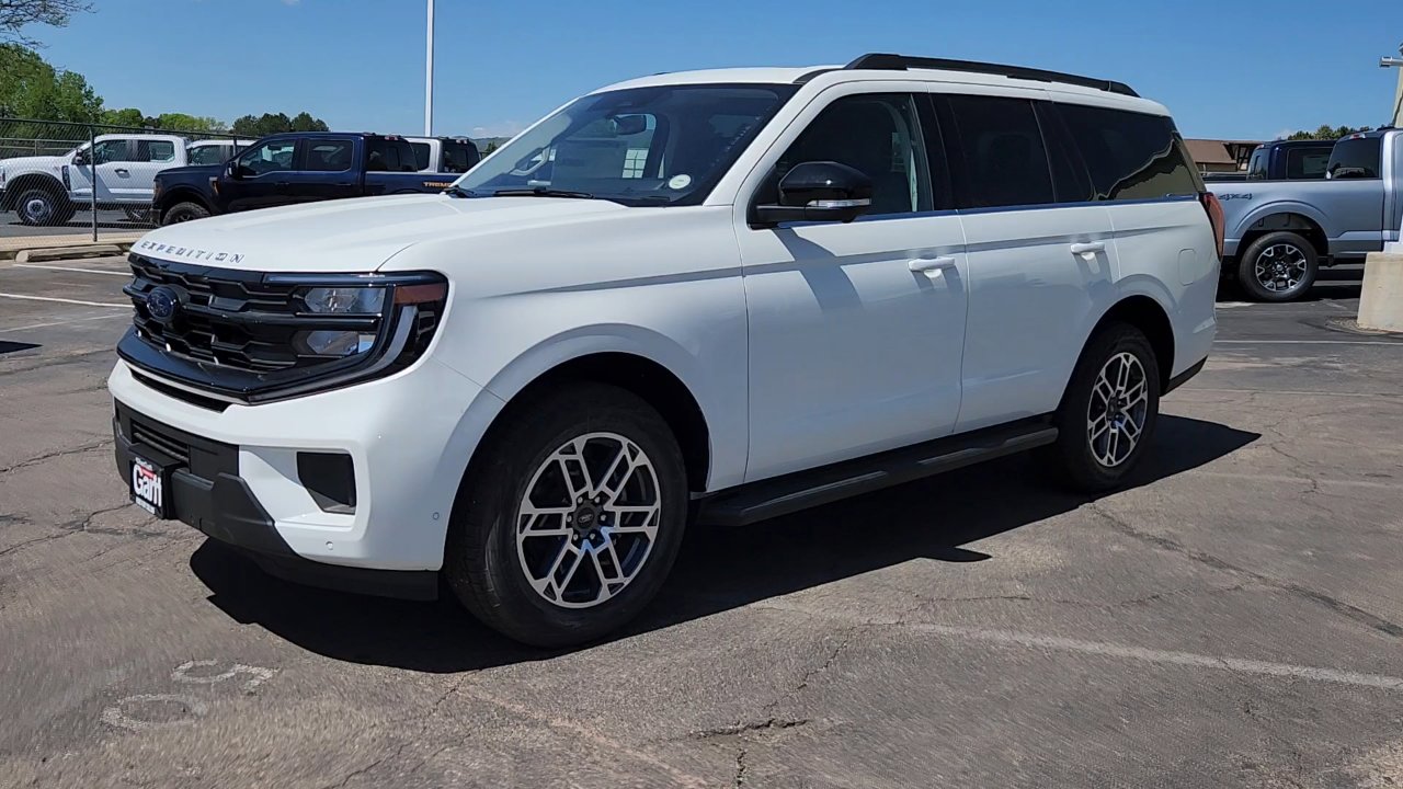 New 2025 Ford Expedition Active image 2