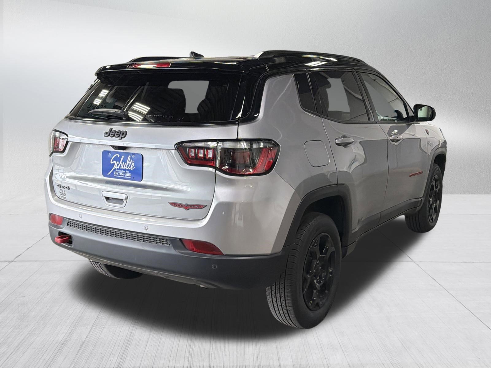 Used 2023 Jeep Compass Trailhawk AWD/4WD image 7