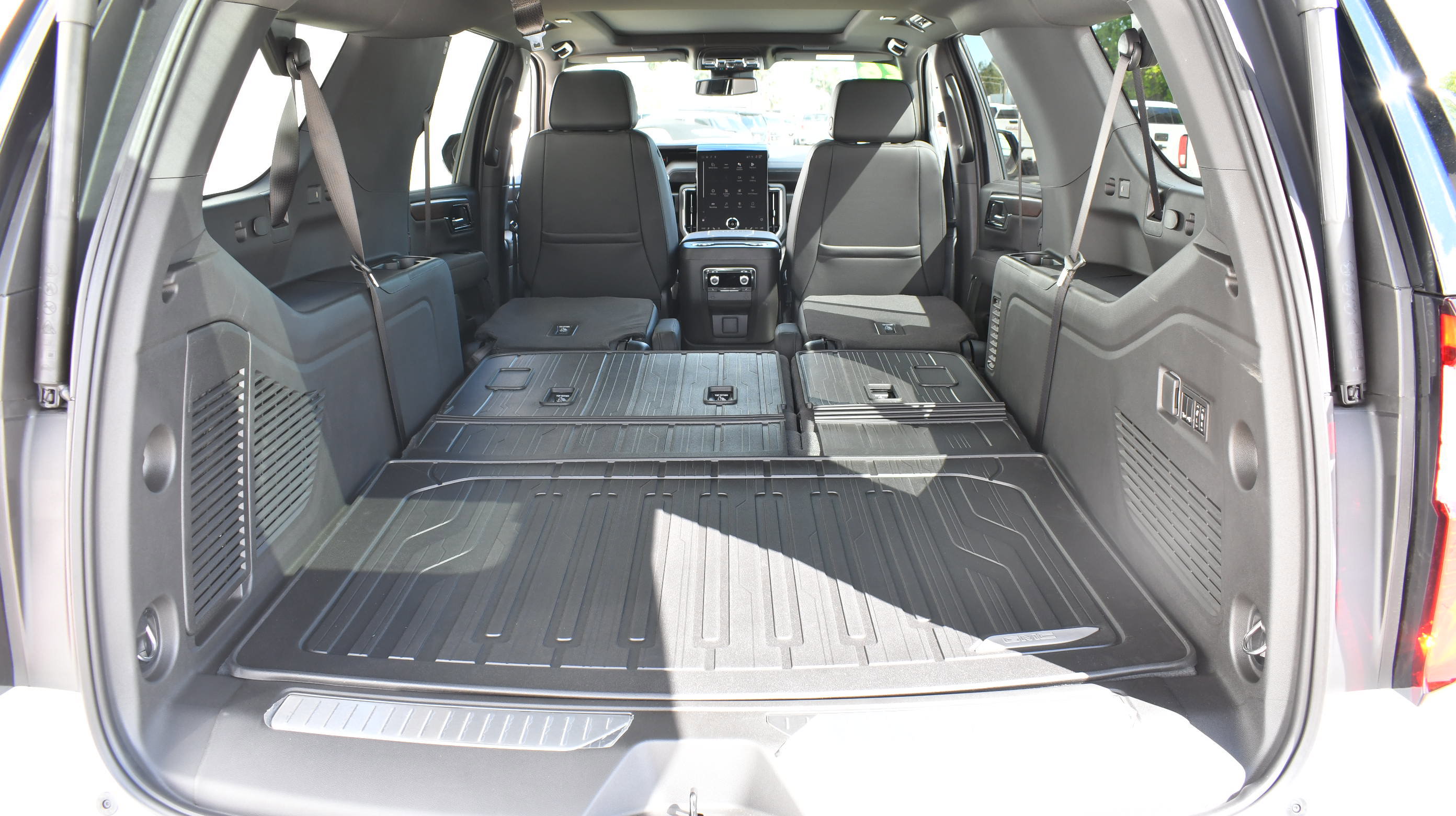 New 2026 GMC Yukon XL Denali AWD/4WD image 10