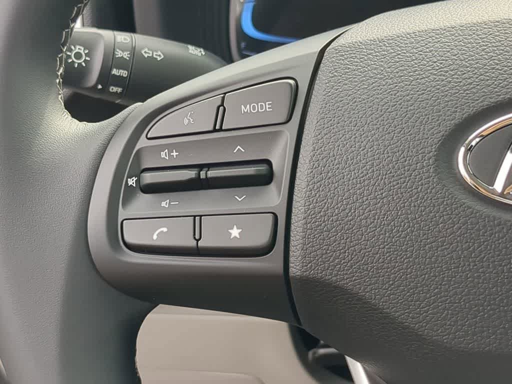 New 2026 Hyundai Venue SEL FWD image 25