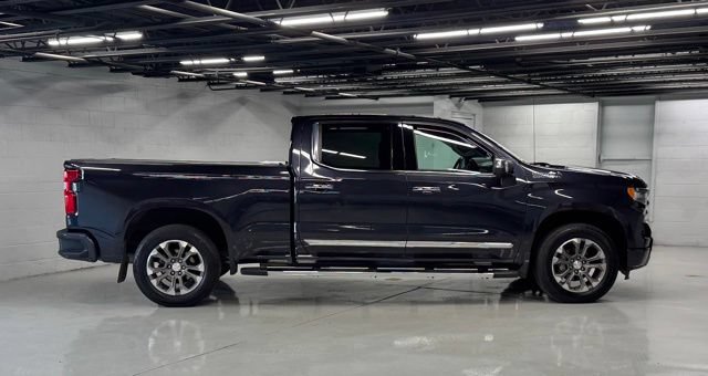 Used 2023 Chevrolet Silverado 1500 High Country w/ Technology Package AWD/4WD image 7