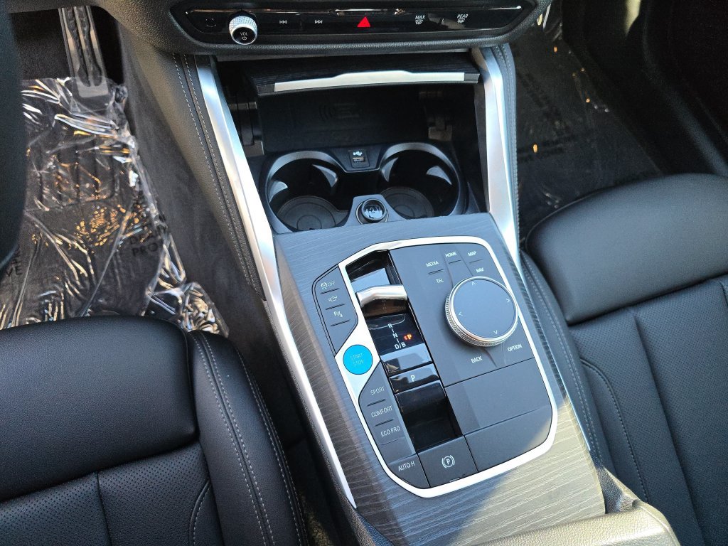 Used 2025 BMW i4 eDrive40 w/ M Sport Package RWD image 31