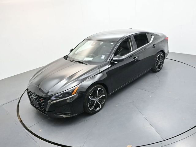 Used 2023 Nissan Altima 2.5 SR FWD image 21