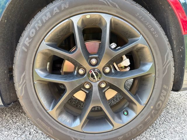 Used 2025 Chrysler Pacifica Limited FWD image 10