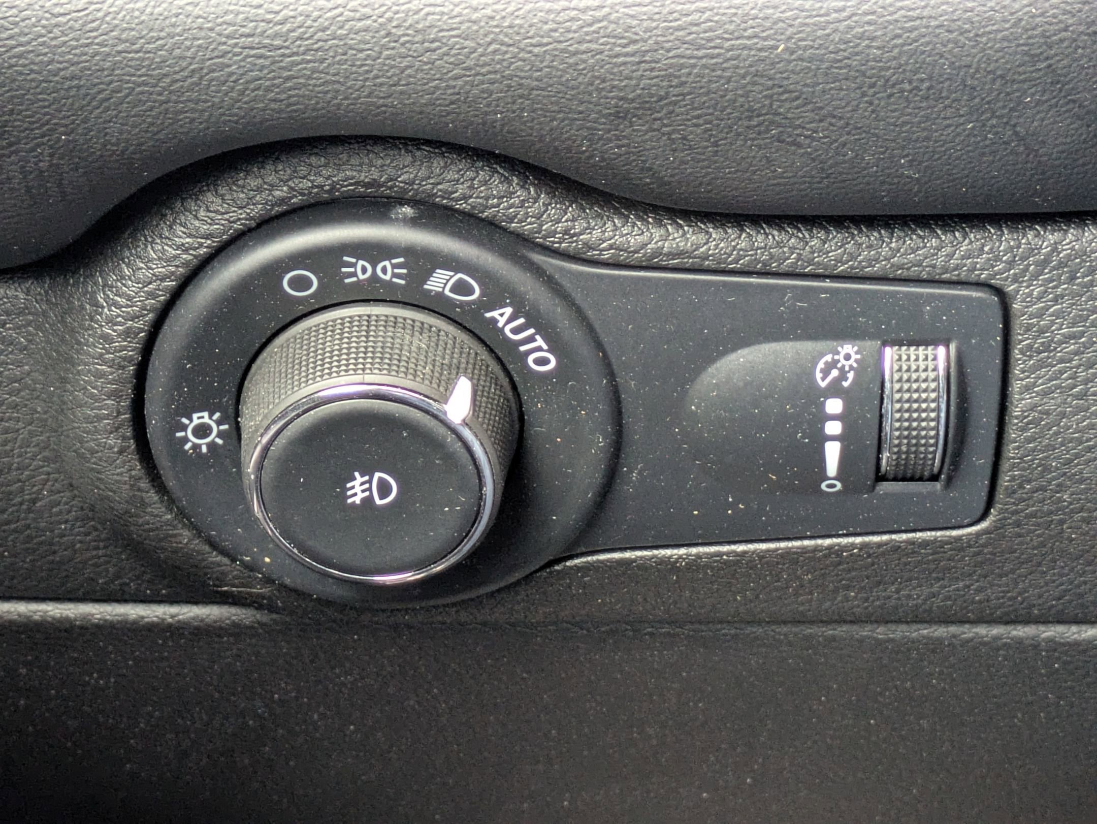 Used 2021 Dodge Durango R/T w/ Technology Group image 19