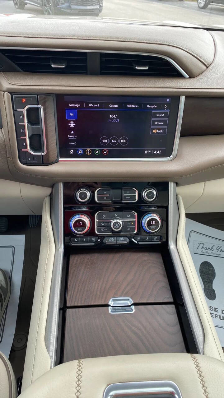 Used 2021 GMC Yukon XL Denali w/ Denali Premium Package image 18
