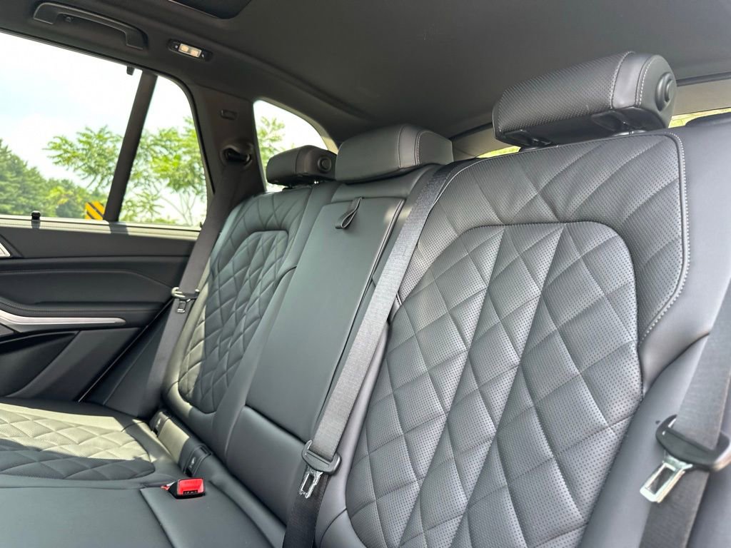 New 2026 BMW X5 M60i w/ Executive Package image 22