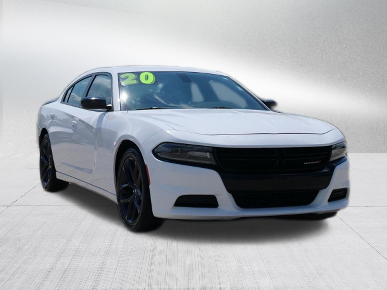 Used 2020 Dodge Charger SXT w/ Blacktop Package RWD image 9