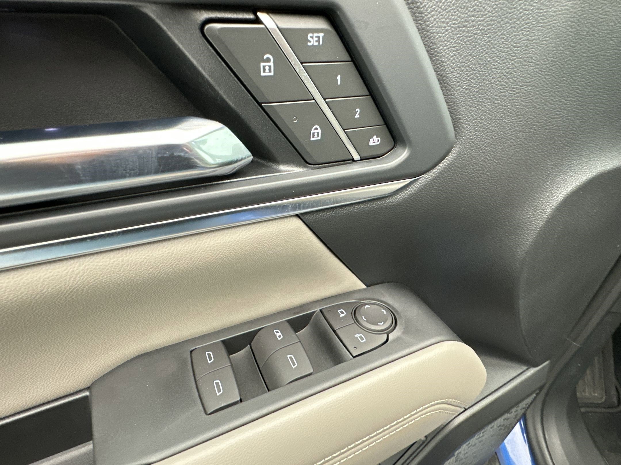 Certified 2025 GMC Terrain Elevation w/ Elevation Premium Package AWD/4WD image 12