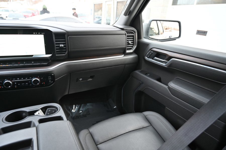 Used 2025 GMC Sierra 1500 SLT image 16