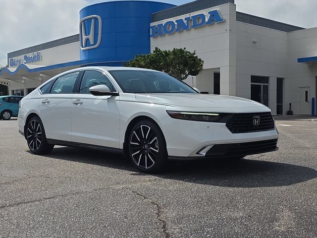 Certified 2025 Honda Accord Touring image 2