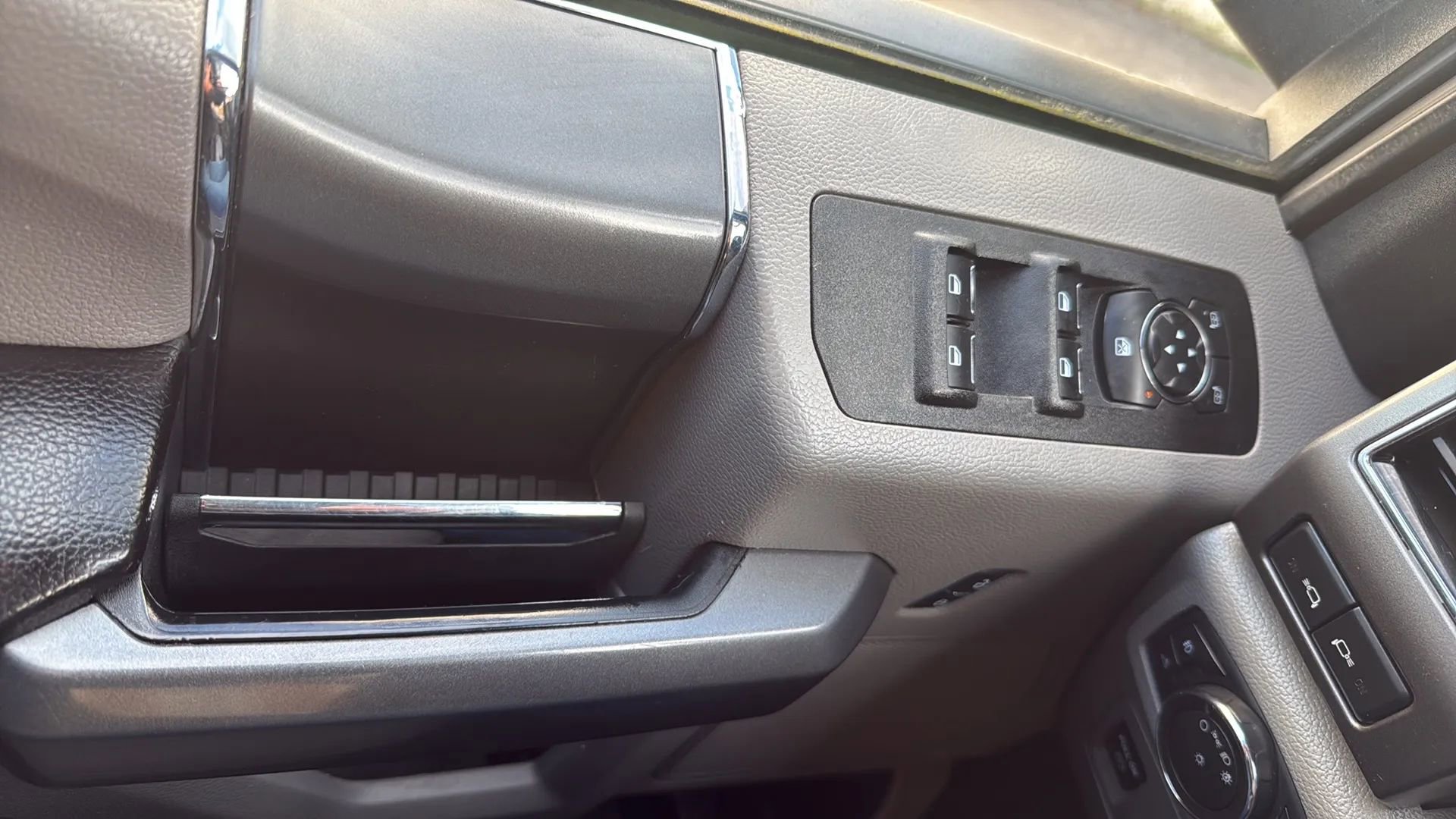 Used 2018 Ford F150 XLT w/ Equipment Group 302A Luxury image 19