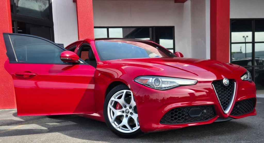 Used 2022 Alfa Romeo Giulia Ti image 14