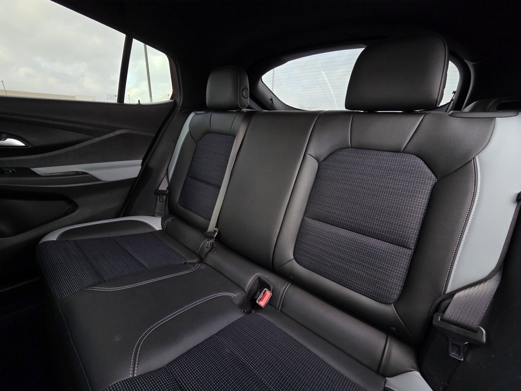 Used 2024 Buick Envista Preferred image 22