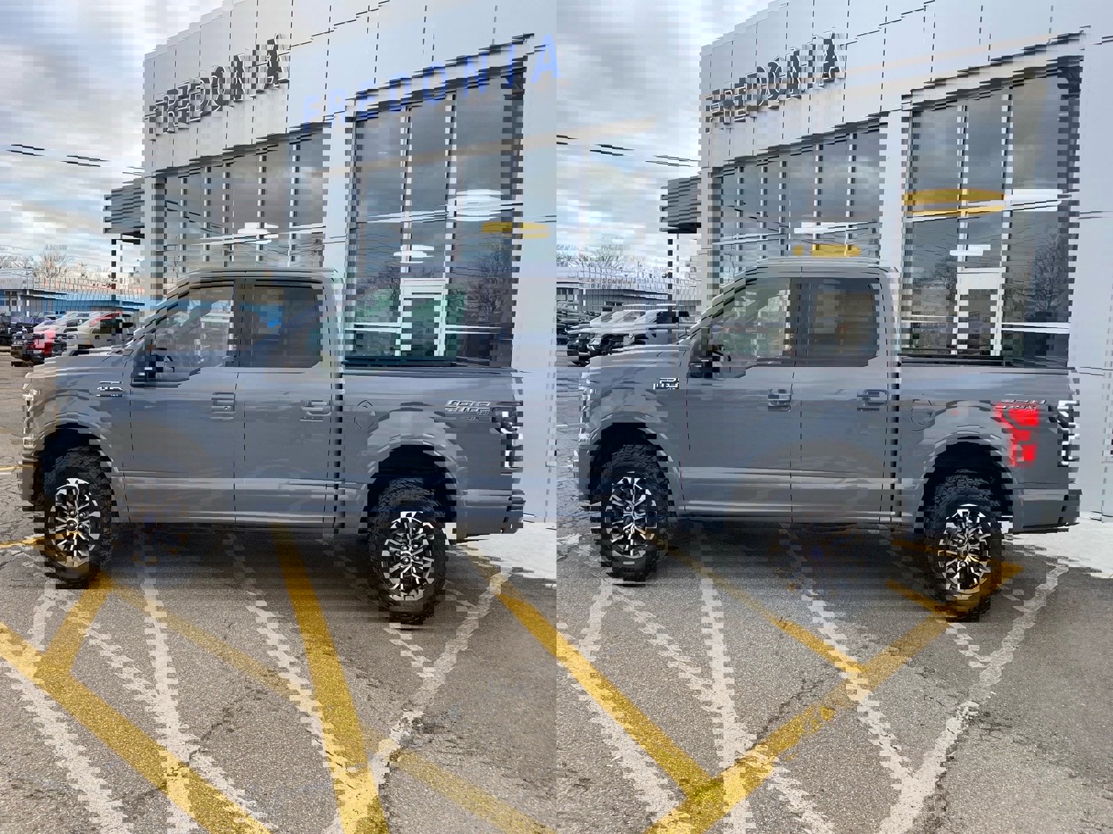 Used 2019 Ford F150 XLT w/ Equipment Group 302A Luxury image 2