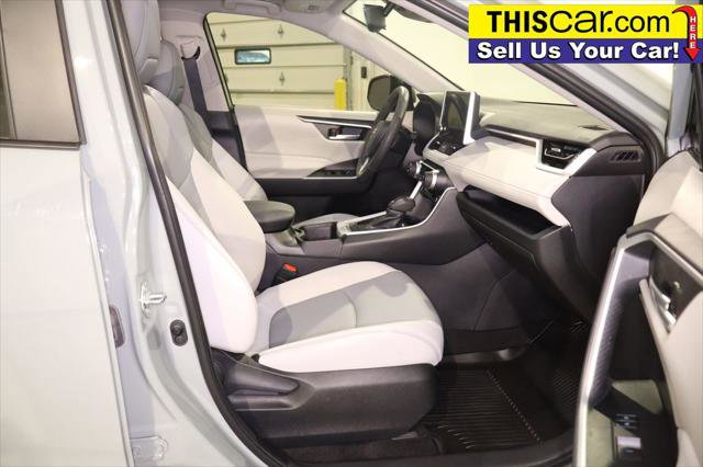 Used 2023 Toyota RAV4 XLE Premium image 28