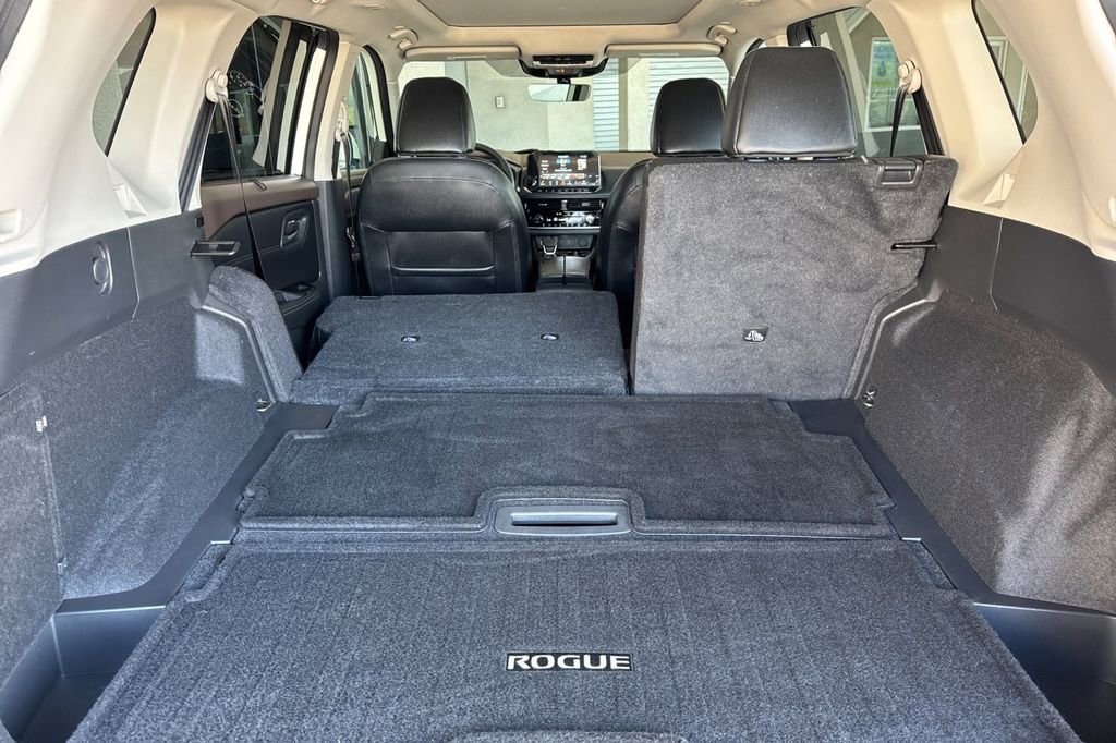 Used 2022 Nissan Rogue SL w/ SL Premium Package image 18