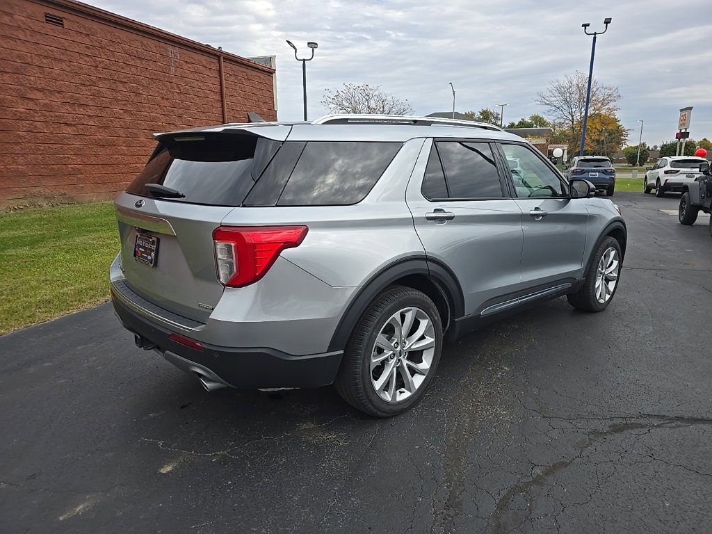 Used 2023 Ford Explorer Platinum w/ Class IV Trailer Tow Package image 3