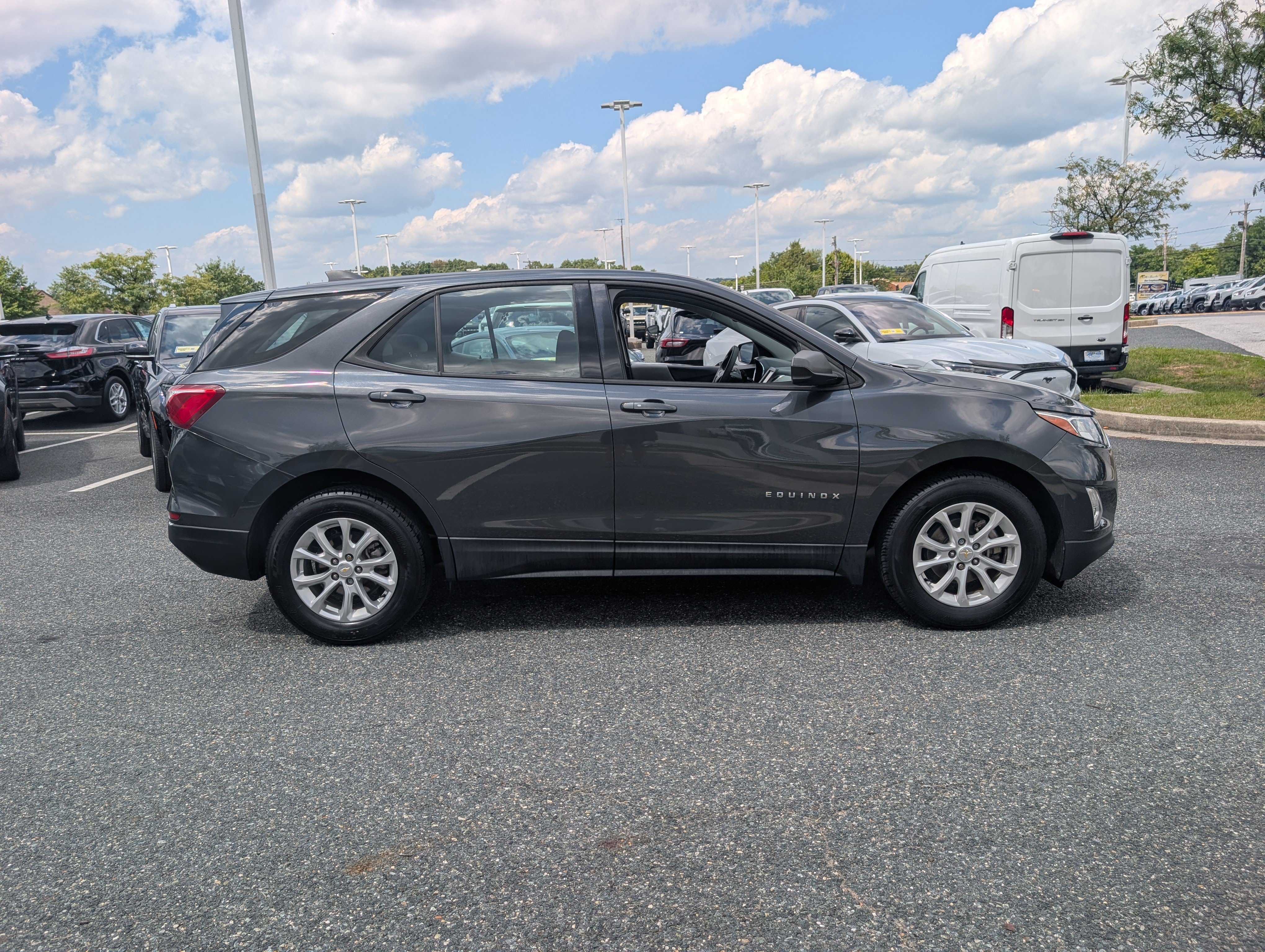 Used 2018 Chevrolet Equinox LS FWD image 3