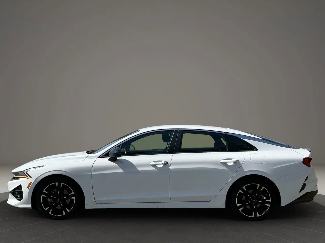 Used 2022 Kia K5 GT-Line FWD image 8