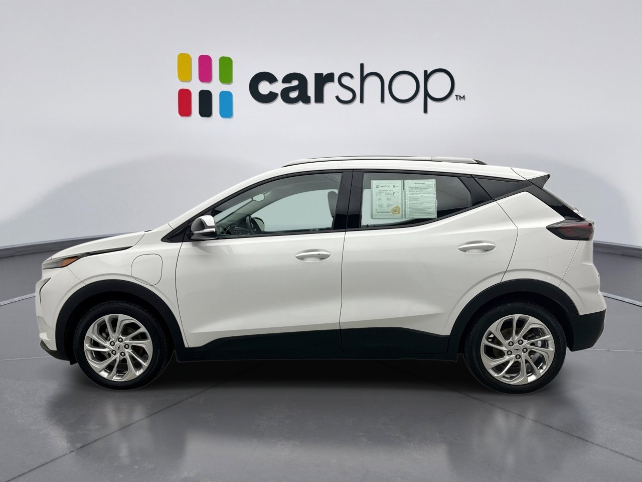 Used 2022 Chevrolet Bolt EUV LT w/ Comfort Package image 2