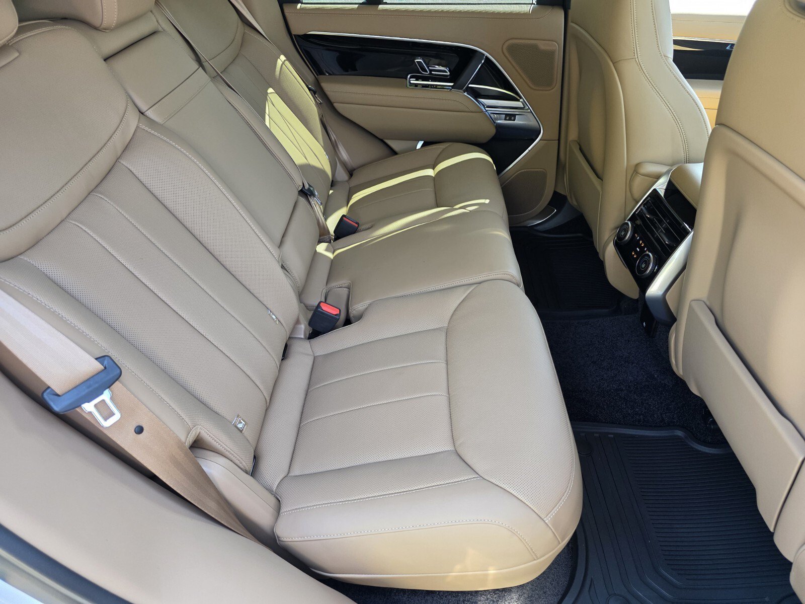 New 2026 Land Rover Range Rover SE AWD/4WD image 5