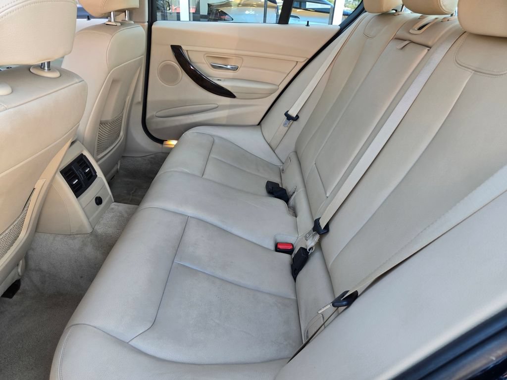 Used 2015 BMW 328i Sedan RWD image 13