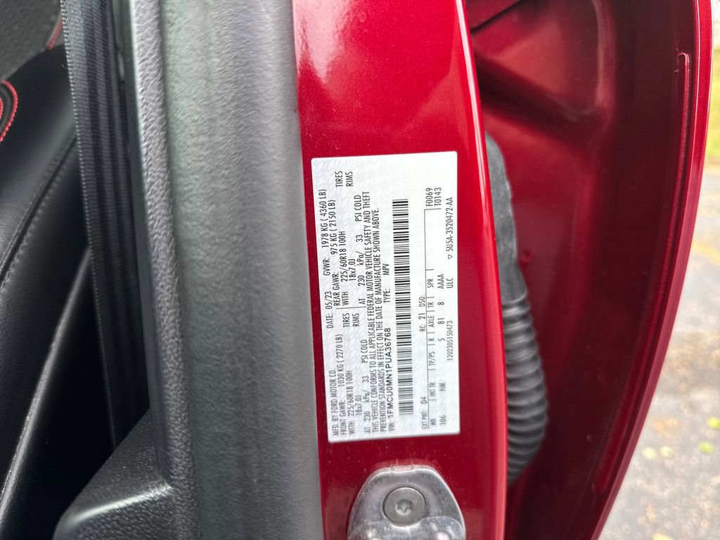 Used 2023 Ford Escape ST-Line w/ Tech Pack #1 FWD image 28