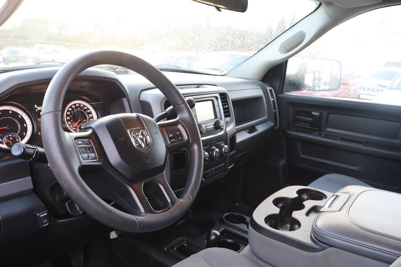 Used 2018 RAM 3500 Tradesman w/ Chrome Appearance Group image 12