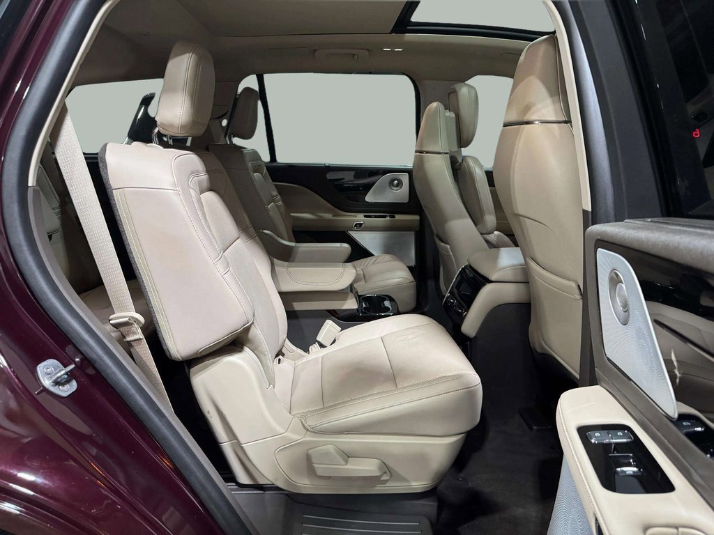 Certified 2023 Lincoln Aviator Reserve w/ Equipment Group 201A image 27