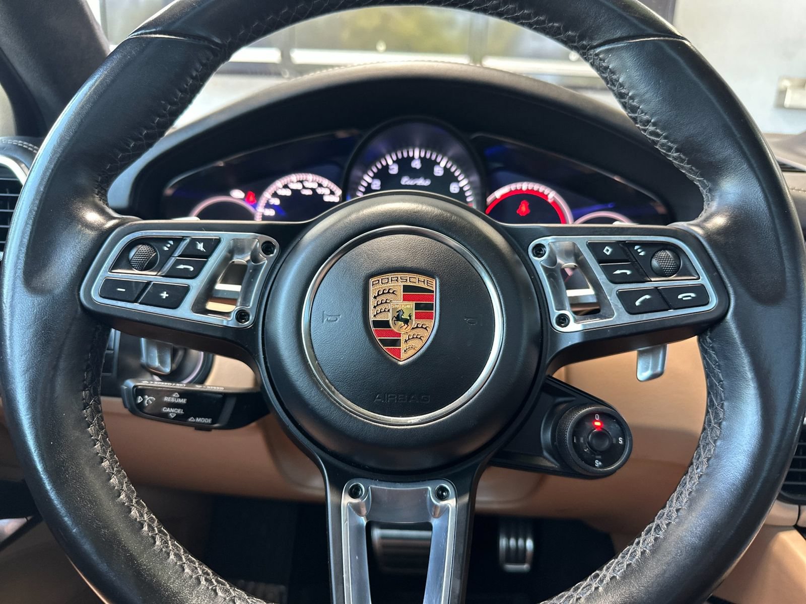 Used 2020 Porsche Cayenne Turbo AWD/4WD image 25