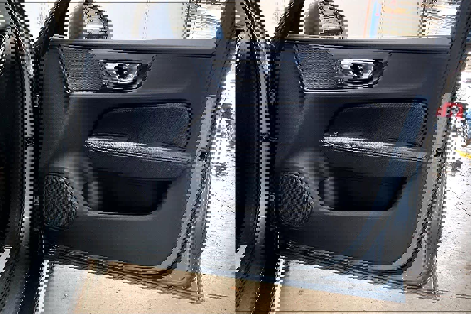 Used 2020 Volvo V60 T5 Cross Country w/ Cross Country Pro Package image 27