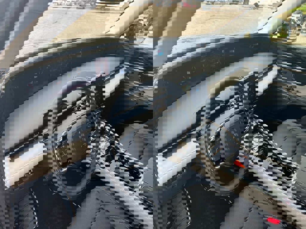 New 2025 Lincoln Nautilus Premier w/ Equipment Group 102A image 13