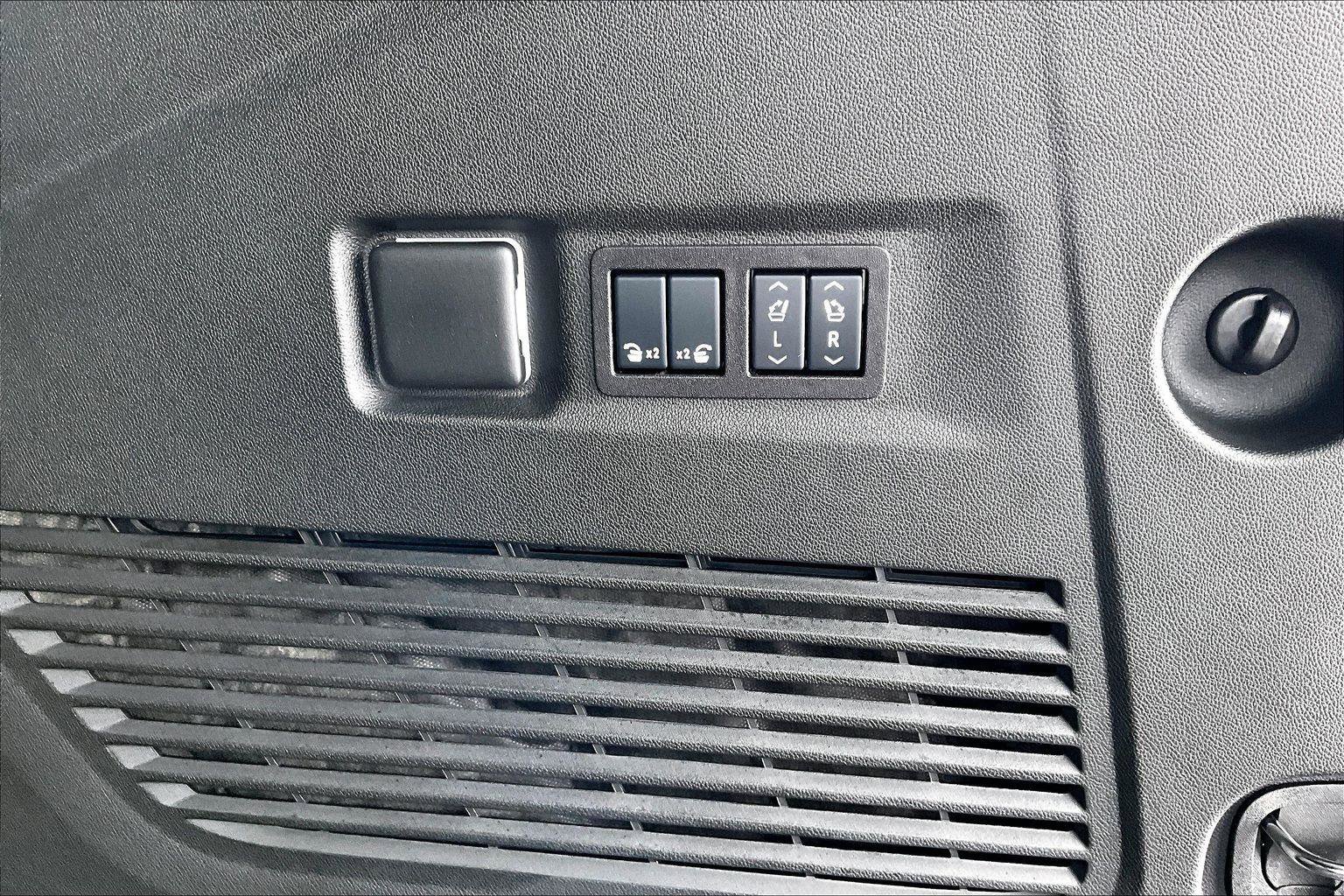 New 2026 Chevrolet Suburban Z71 w/ Comfort Package image 17