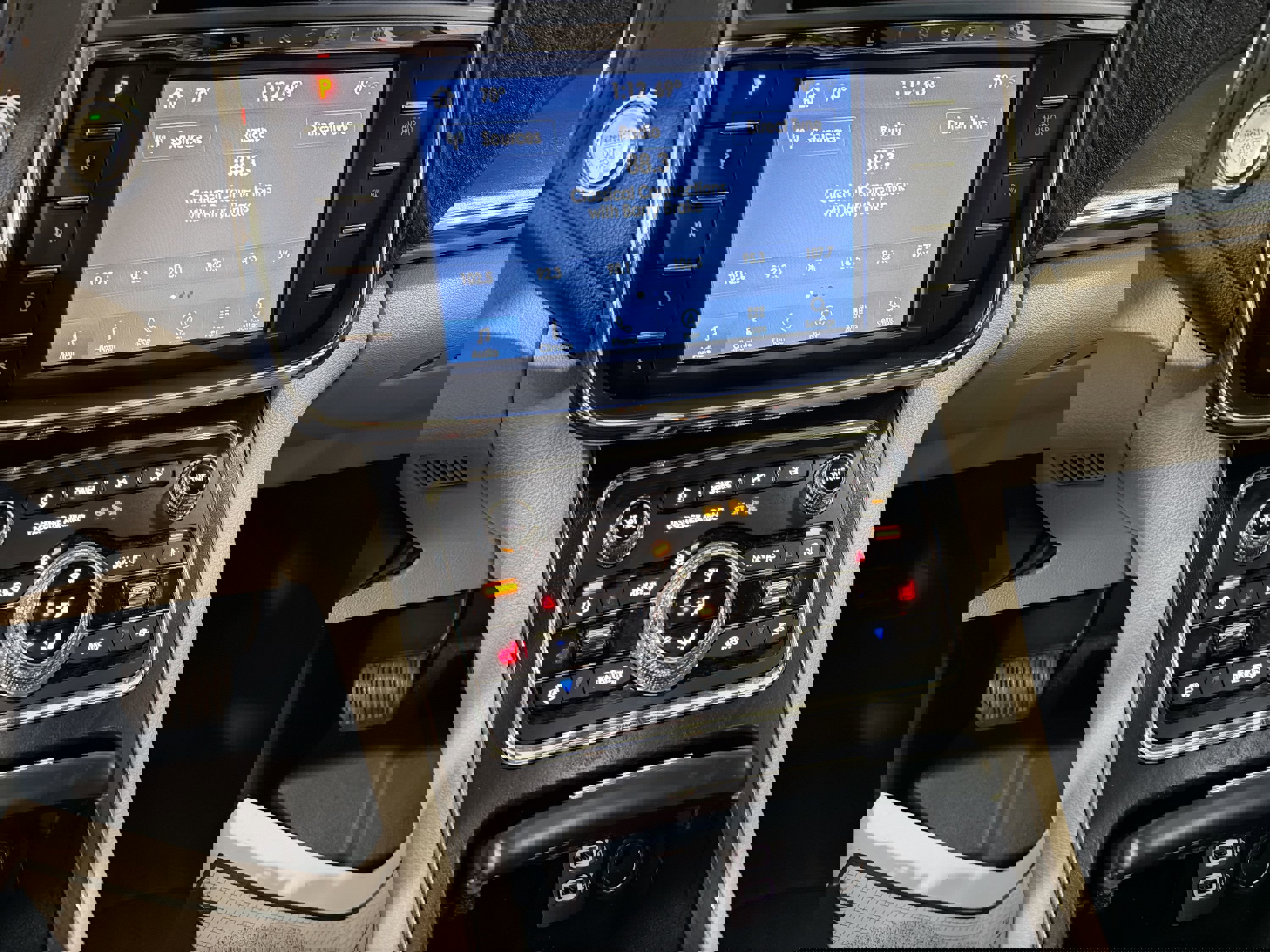 Used 2020 Lincoln Continental w/ Premium Package image 17