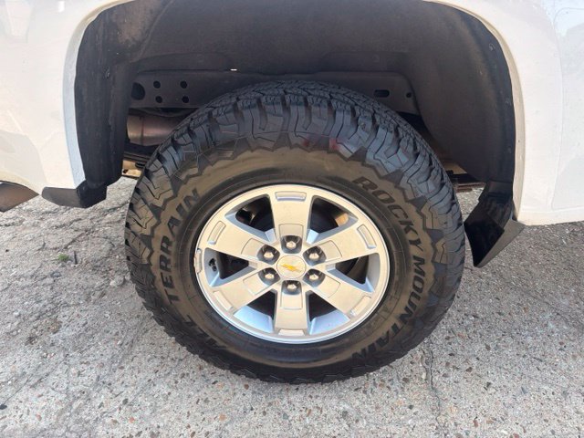 Used 2017 Chevrolet Colorado W/T w/ WT Convenience Package RWD image 9