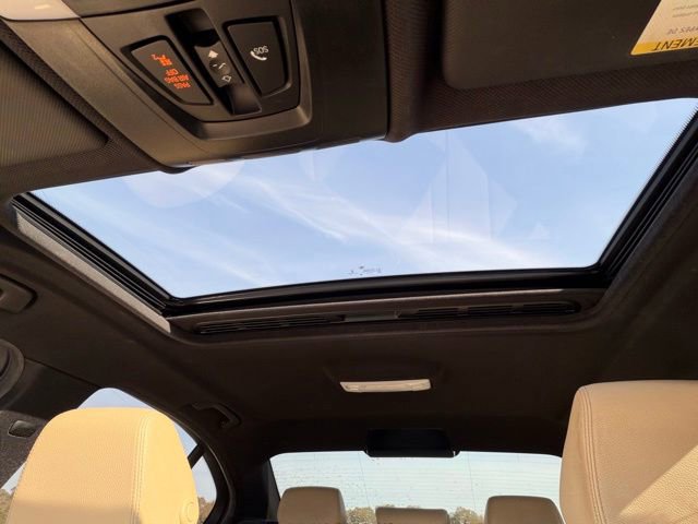 Used 2017 BMW 330i xDrive Sedan image 23