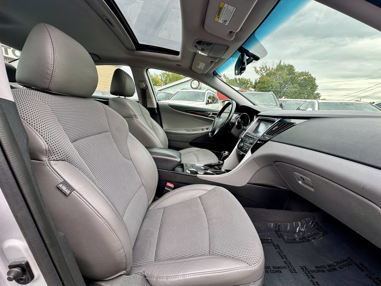 Used 2014 Hyundai Sonata SE w/ Premium Package 04 FWD image 17