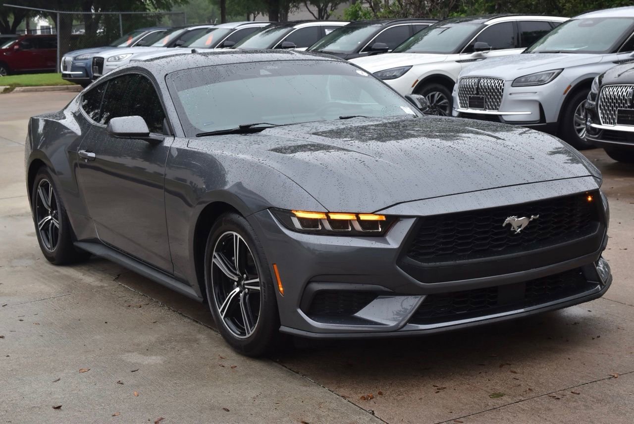 Certified 2024 Ford Mustang Coupe RWD image 4