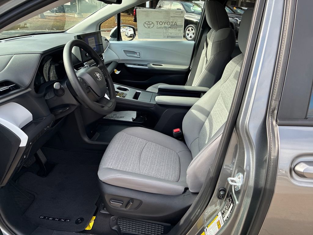 New 2026 Toyota Sienna LE image 15