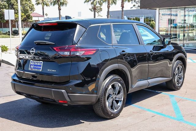 Used 2024 Nissan Rogue SV AWD/4WD image 6